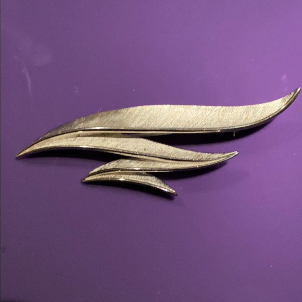 Crown Trifari Mid Century Silver Tone Brooch